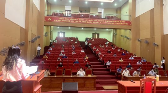 Một số hình ảnh tại phiên đấu giá QSD đất đối với 15 lô thuộc khu TĐC 7,8 khu đô thị HUD tại thị xã Sơn Tây (ngày 10/10)