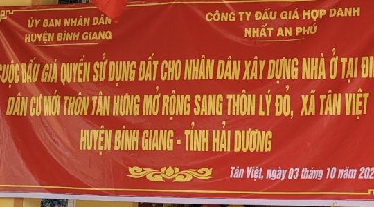 Một số hình ảnh cuộc đấu giá Quyền sử dụng đất cho nhân dân xây dựng nhà ở tại điểm dân cư mới thôn Tân Hưng mở rộng sang thôn Lý Đỏ, xã Tân Việt, huyện Bình Giang, tỉnh Hải Dương (ngày 03/10/2021)